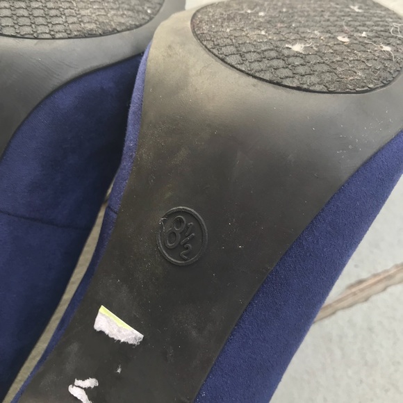 Navy Blue Faux Suede heels - Picture 4 of 5